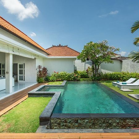 Modern 3 Bedrooms Villa Beach Walking Distance Seminyak Exteriör bild